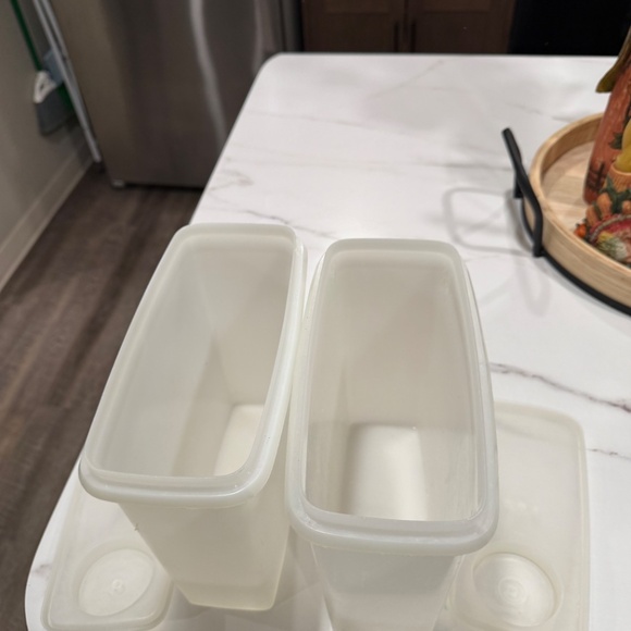 Two Vintage Tupperware Cereal Storage Keeper. 469-5/499-4 - Picture 5 of 5